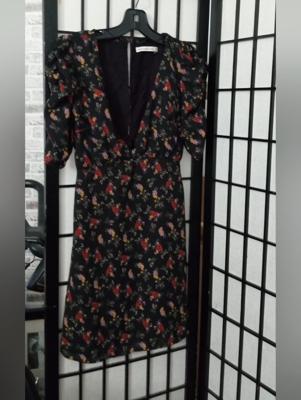 Abercrombie & Fitch Black Floral V-Neck Midi Dress